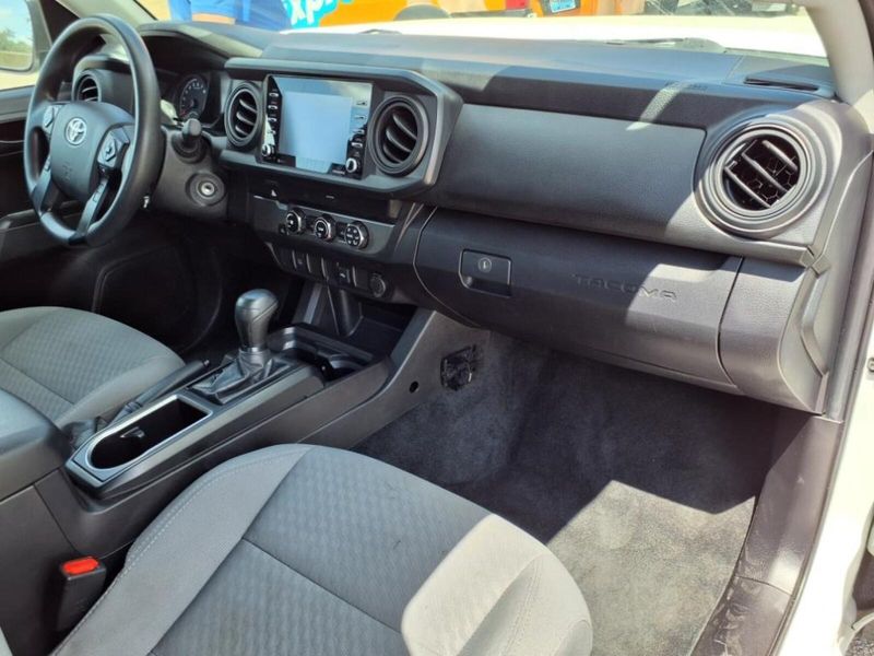 2022 Toyota Tacoma SR photo 5