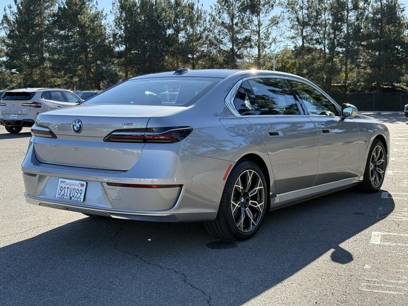 Used 2025 BMW i7 eDrive50Image 8