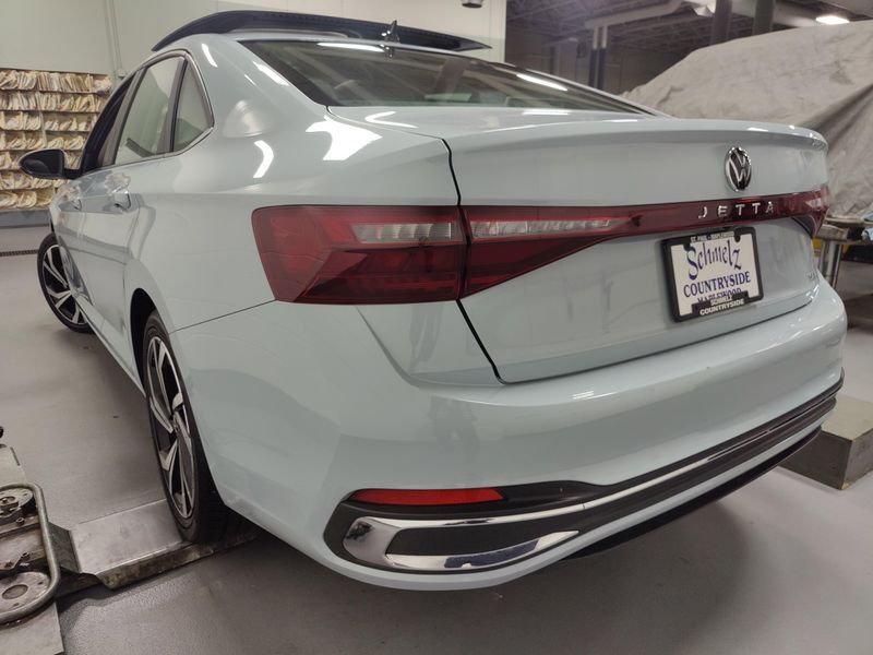 Used 2025 Volkswagen Jetta SEL w/Sunroof & NavImage 13