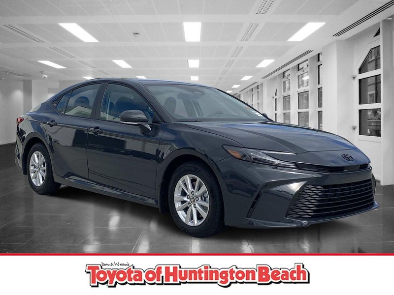 2025 Toyota Camry LEImage 1