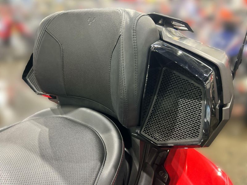 2022 Can-Am H7NA  in a PLASMA RED/ CARBON BLACK exterior color. Del Amo Motorsports delamomotorsports.com 