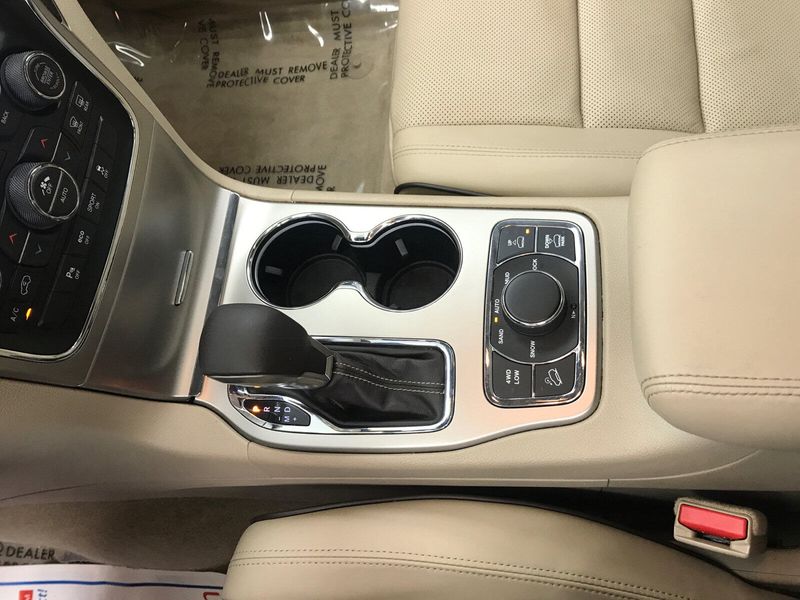 Used 2016 Jeep Grand Cherokee OverlandImage 6