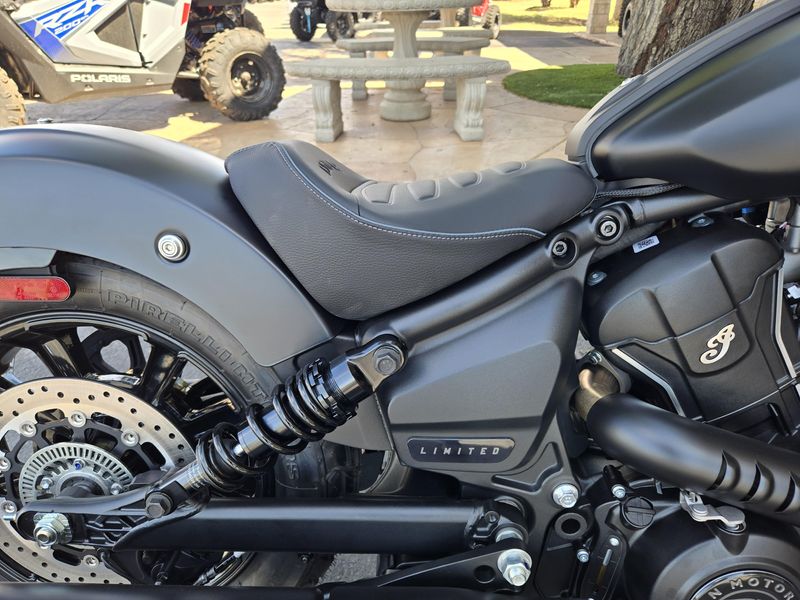 2025 Indian Motorcycle SCOUT BOBBER LIMITED BLACK SMOKE Image 19