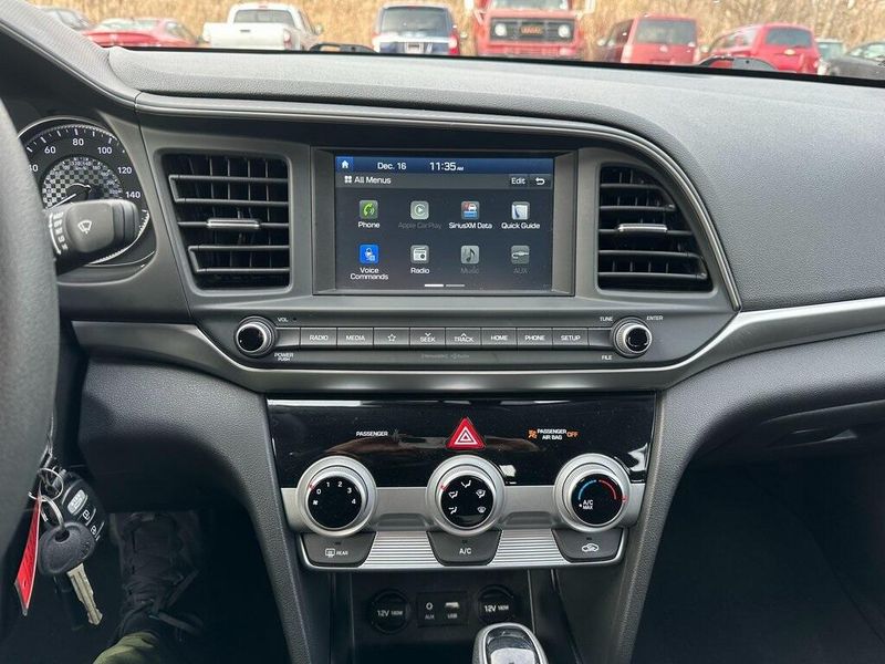 2019 Hyundai Elantra SELImage 6