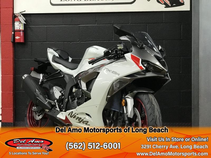 2025 Kawasaki NINJA ZX-6R ABS Image 10