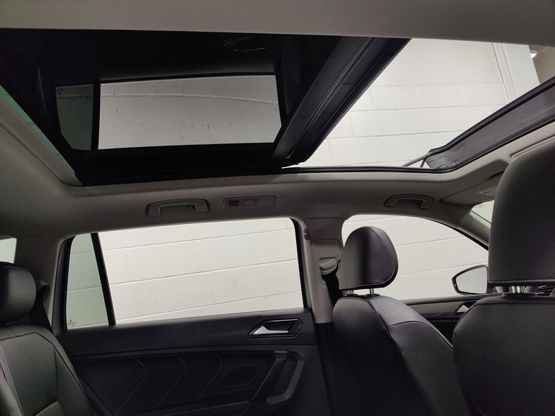 Used 2022 Volkswagen Tiguan SE AWD w/SunroofImage 8