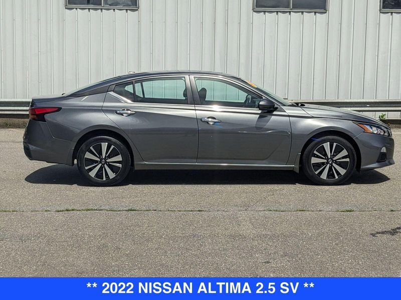 2022 Nissan Altima 2.5 SV photo 3