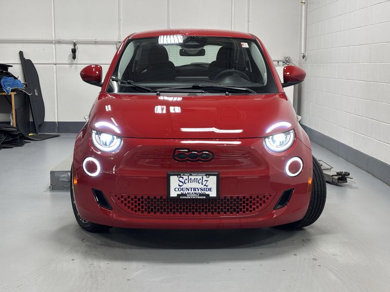New 2024 Fiat 500e Inspi(red)Image 6