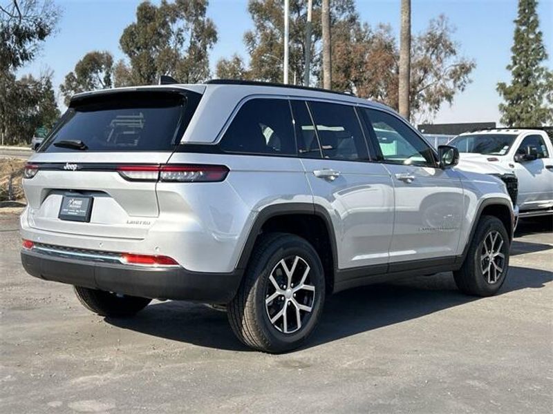 2024 Jeep Grand Cherokee Limited 4x4Image 12