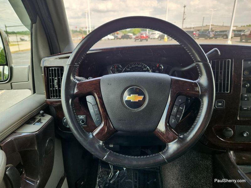2011 Chevrolet Express 1500 Image 32