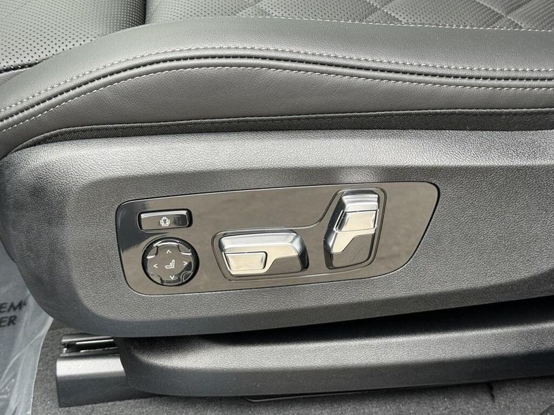 2025 BMW X7 xDrive40iImage 20