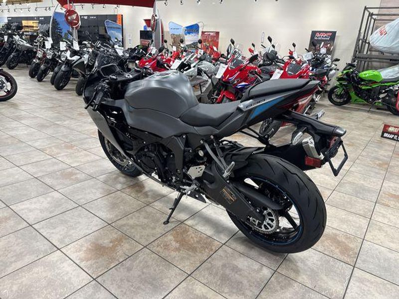 New 2025 Kawasaki NINJA ZX-6R ABS Image 14