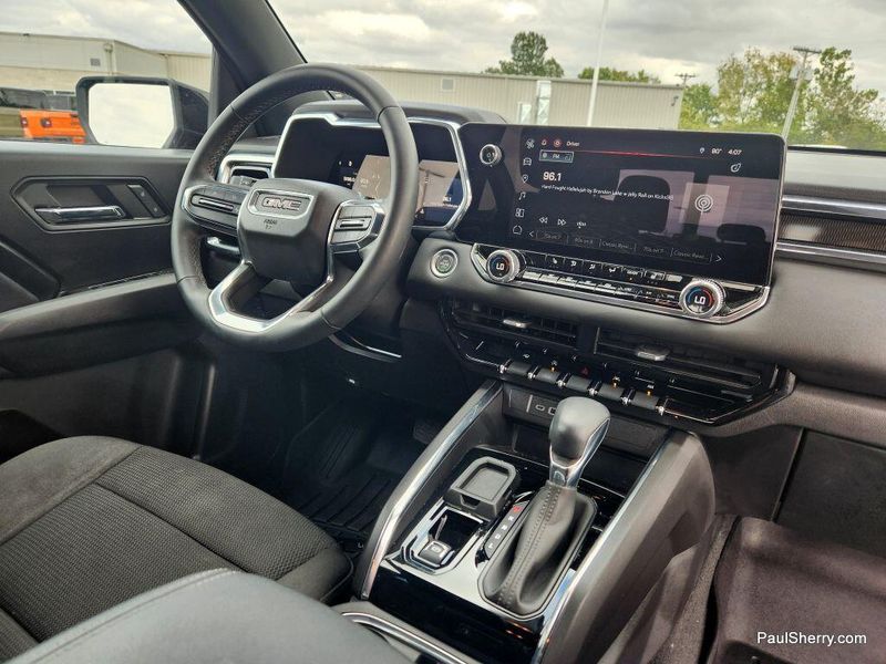 Used 2024 GMC Canyon Elevation