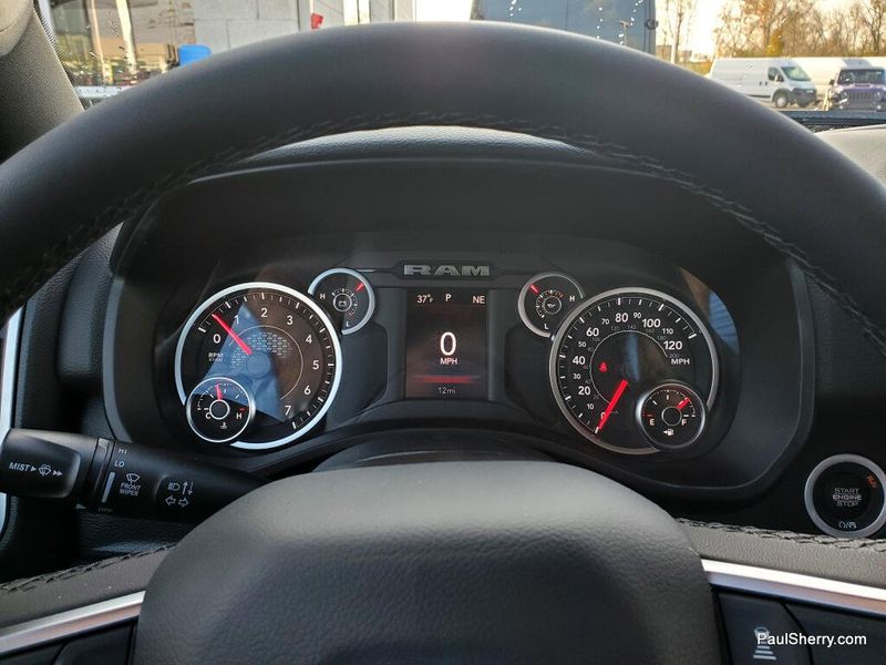 New 2026 RAM 1500 Big Horn Crew Cab 4x4 5'7' Box