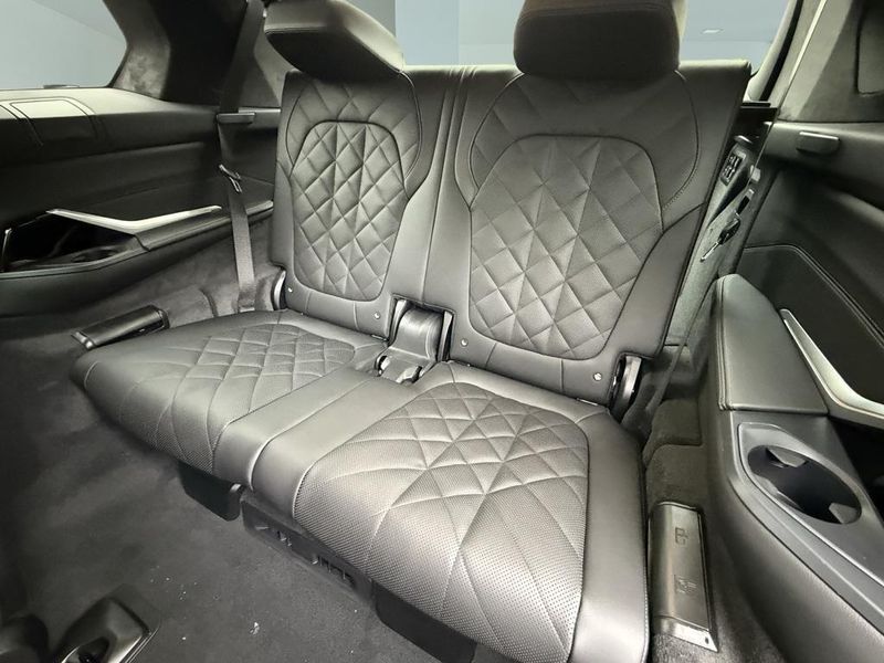 2026 BMW X7 xDrive40iImage 29