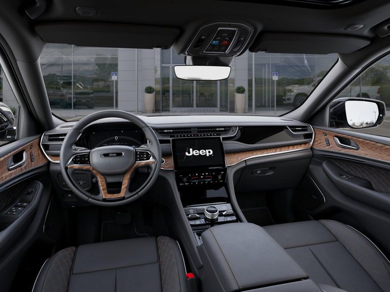 New 2025 Jeep Grand Cherokee Summit Reserve 4x4Image 8