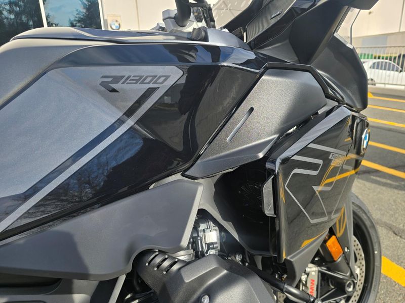 New 2026 BMW R1300RT Image 9