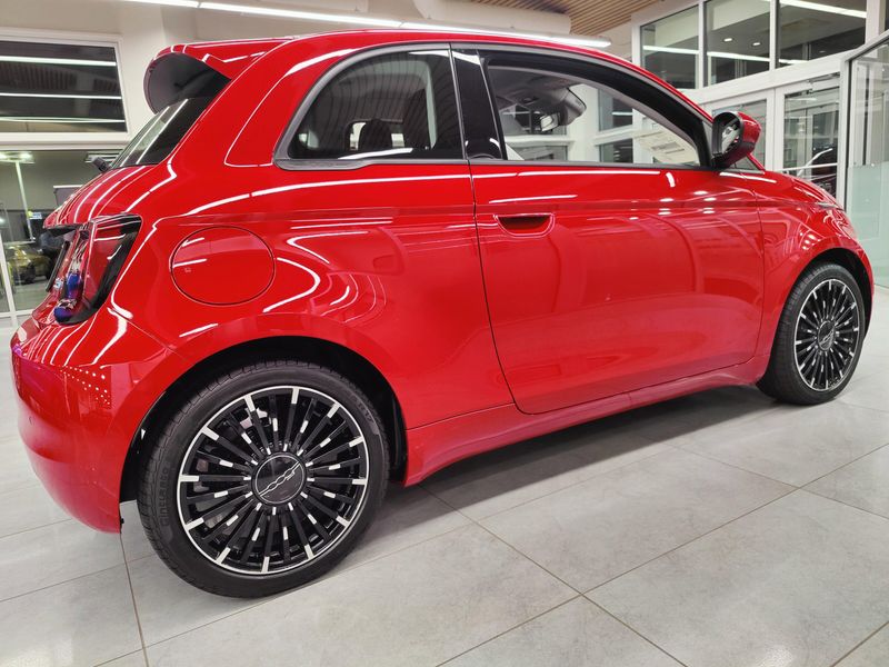 Used 2024 Fiat 500e INSPI(RED)Image 6