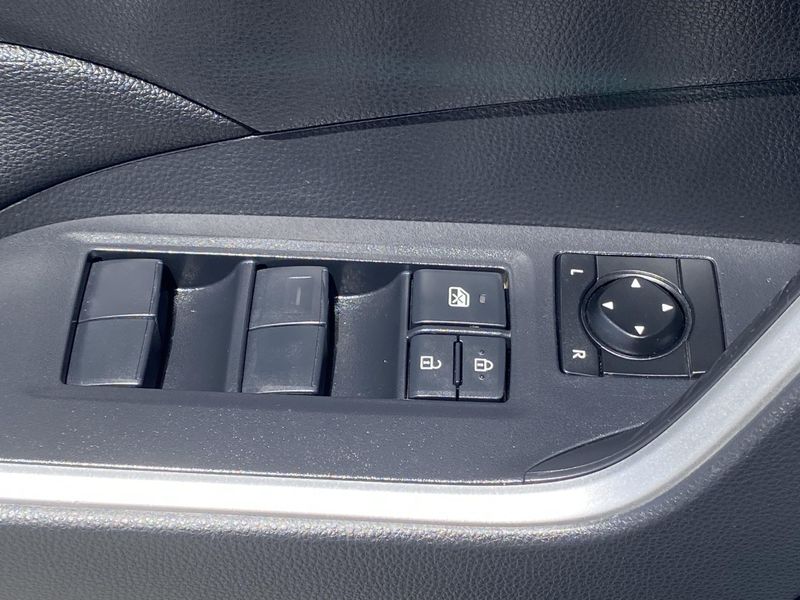 2022 Toyota RAV4 LEImage 20