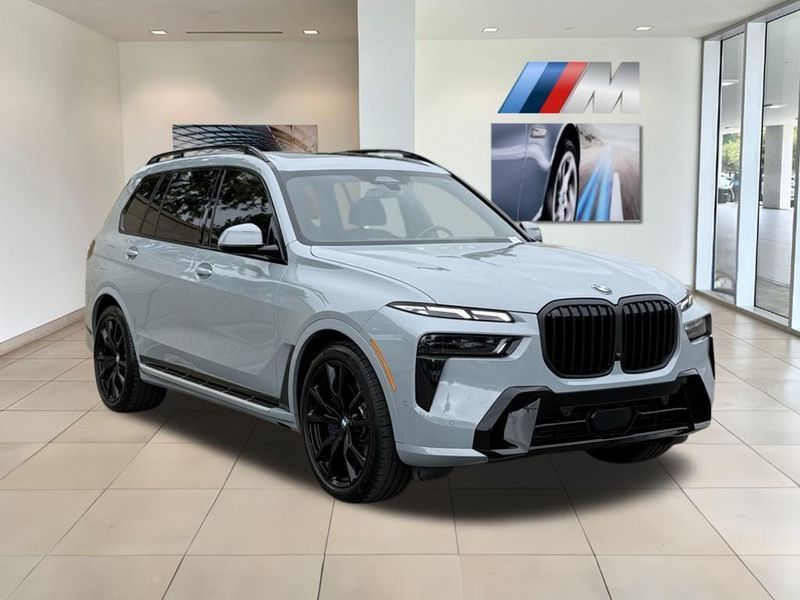 2023 BMW X7 xDrive40iImage 4