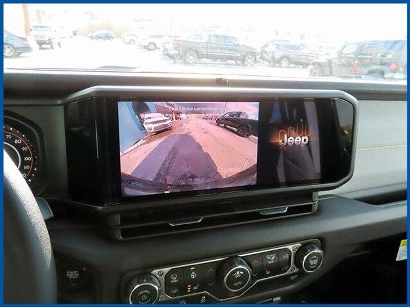 New 2025 Jeep Wrangler Sport SImage 19