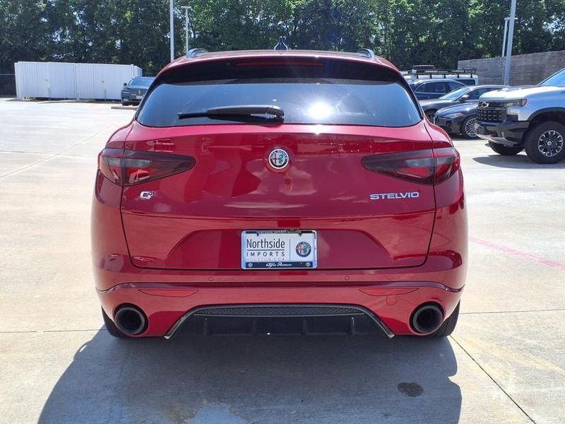 2022 Alfa Romeo Stelvio VeloceImage 7
