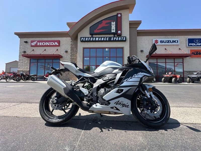 2025 Kawasaki NINJA ZX4RR ABS 