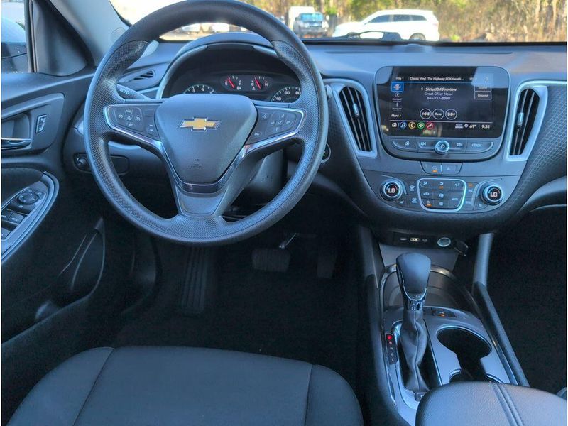 Used 2024 Chevrolet Malibu LTImage 31