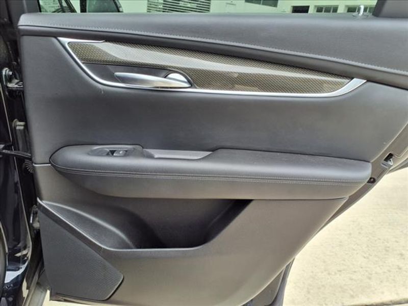 2022 Cadillac XT5 SportImage 17
