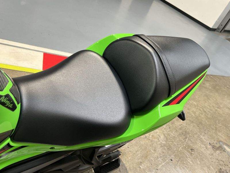 2023 Kawasaki Ninja 650 Base Image 11