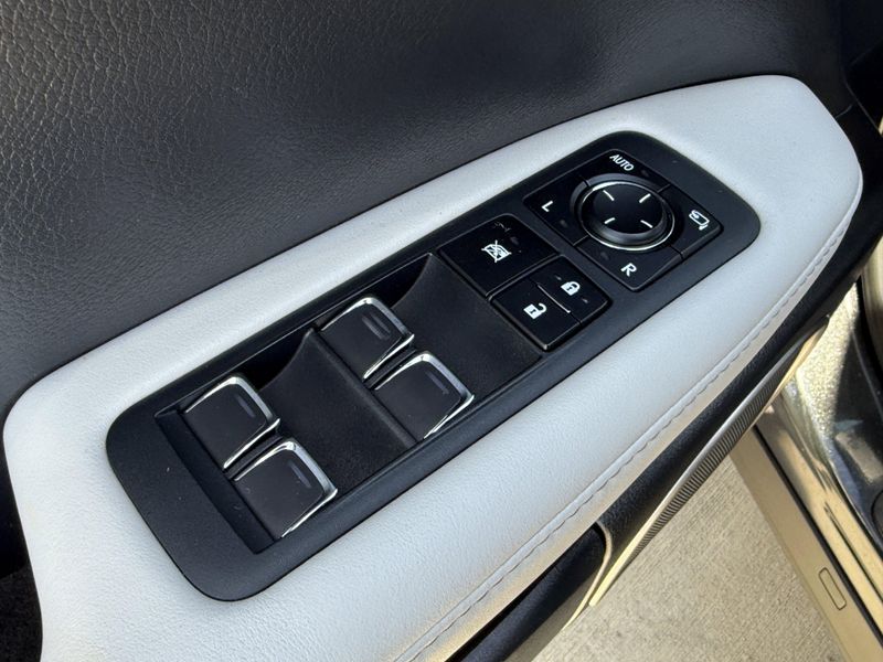 2022 Lexus RX 350LImage 19