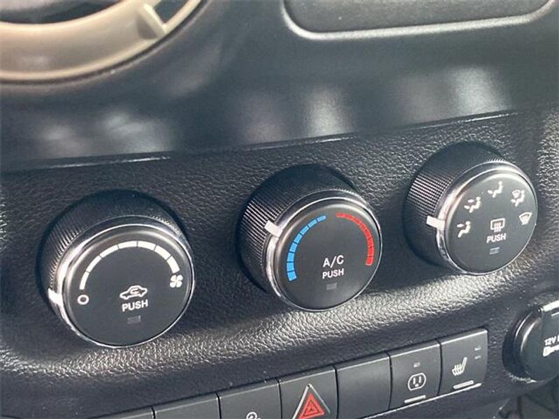 2017 Jeep Wrangler Unlimited 1941 editionImage 25
