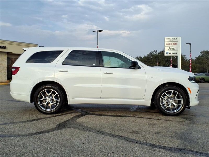 2026 Dodge Durango GT photo 2