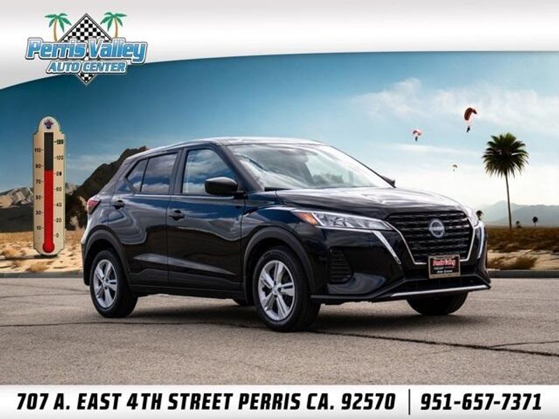 Used 2024 Nissan Kicks SImage 1