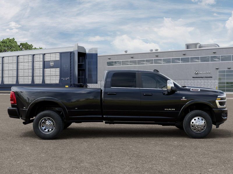 New 2026 RAM 3500 Limited Longhorn Crew Cab 4x4 8' Box