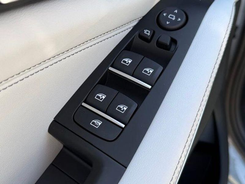 New 2026 BMW X7 xDrive40iImage 16