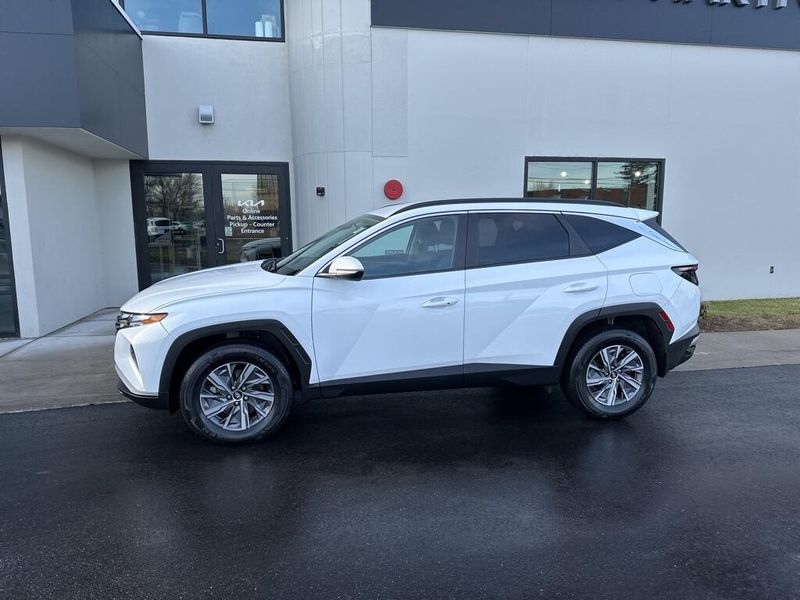 2022 Hyundai Tucson Hybrid BlueImage 1