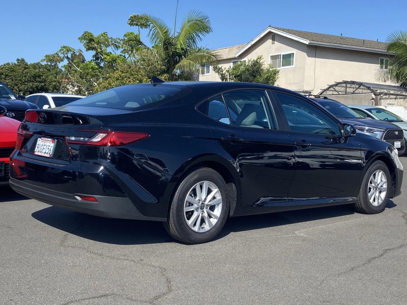 Used 2025 Toyota Camry LEImage 3