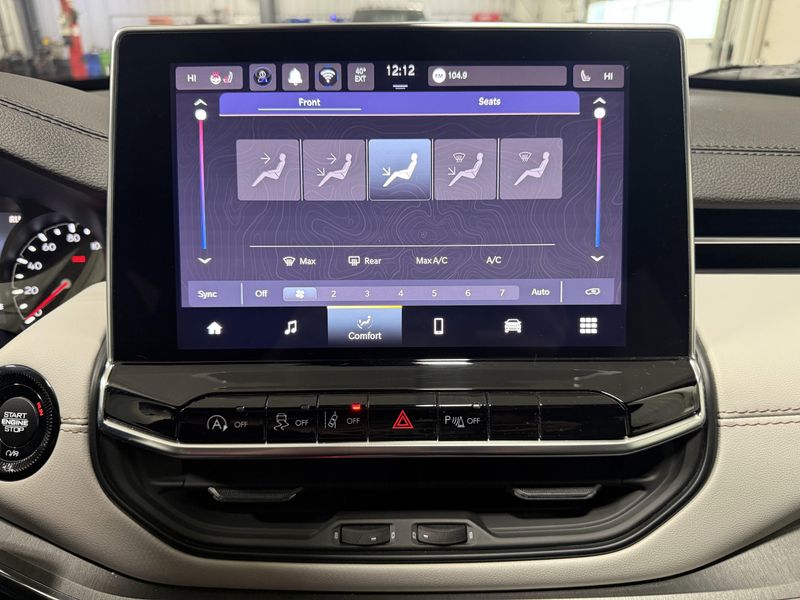 Used 2024 Jeep Compass LimitedImage 30