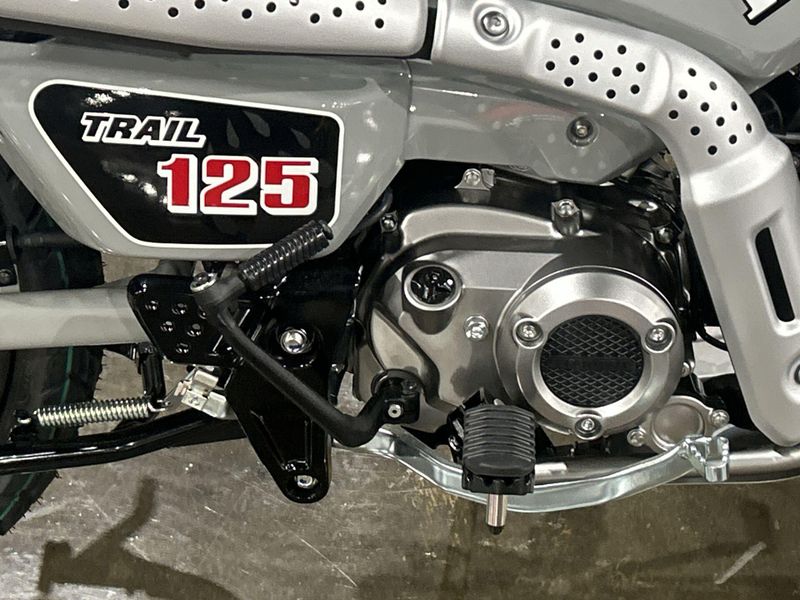 2025 Honda TRAIL 125  in a PEARL SMOKY GRAY exterior color. Del Amo Motorsports of Redondo Beach (424) 390-7811 delamomotorsports.com 