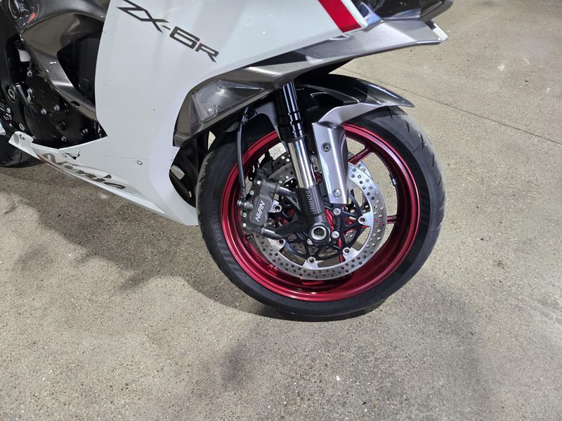 USED 2025 KAWASAKI NINJA ZX6R BASE Image 14