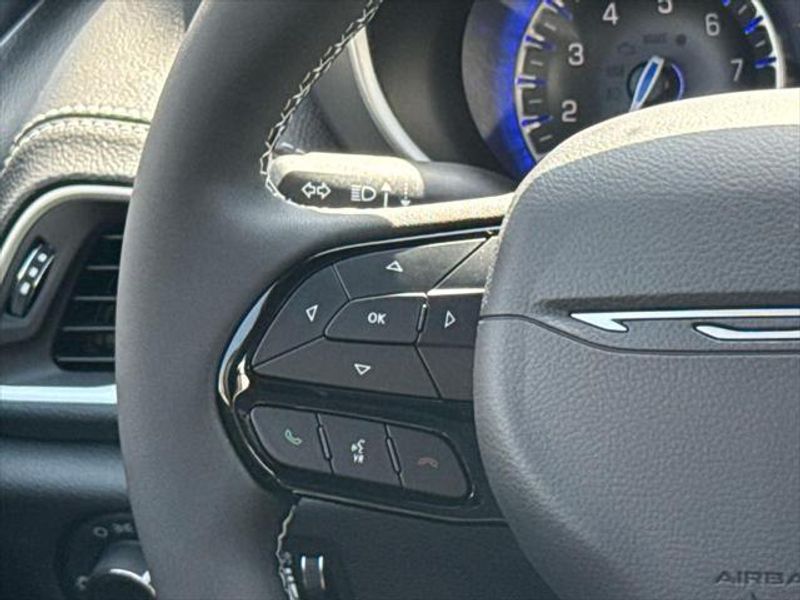 New 2027 Chrysler Pacifica Limited Awd