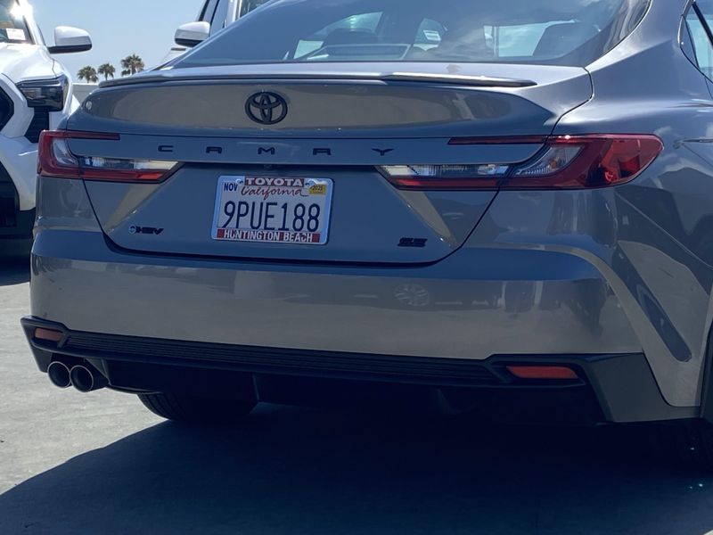 Used 2025 Toyota Camry SEImage 3