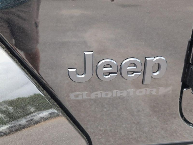 2025 Jeep Gladiator Nighthawk 4x4Image 10