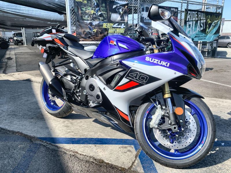 New 2026 Suzuki GSX-R750Z 40TH ANNIVERSARY EDITION Image 9