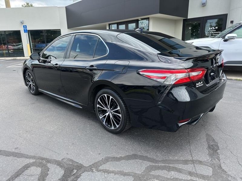 Used 2019 Toyota Camry LImage 7