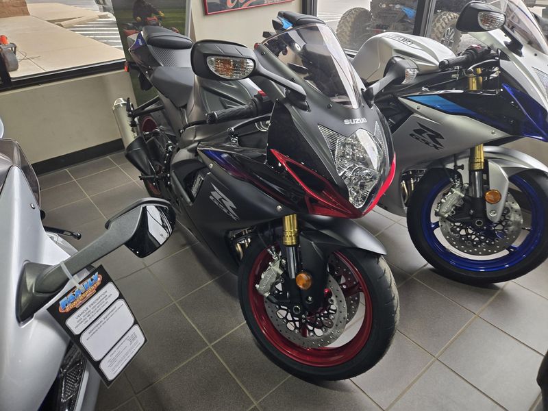 NEW 2026 SUZUKI GSXR750 Image 1