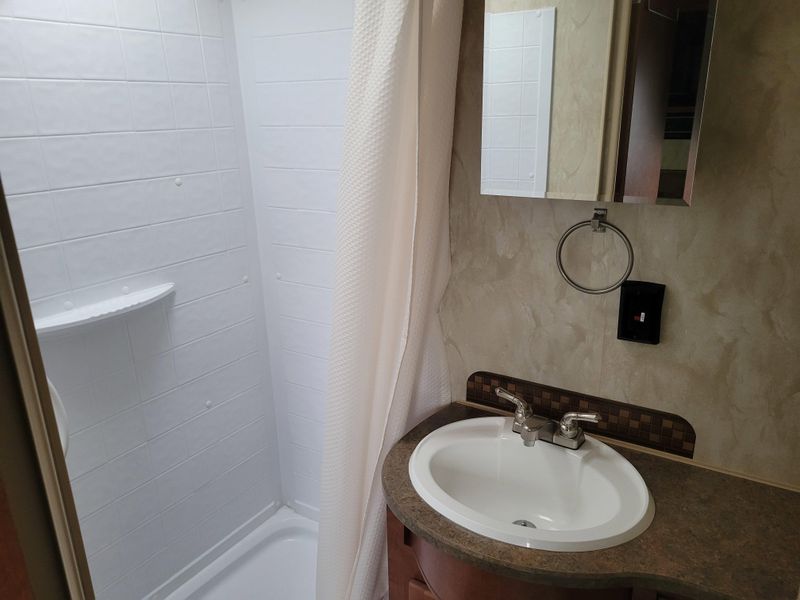 Used 2018 NASH 17K Image 19