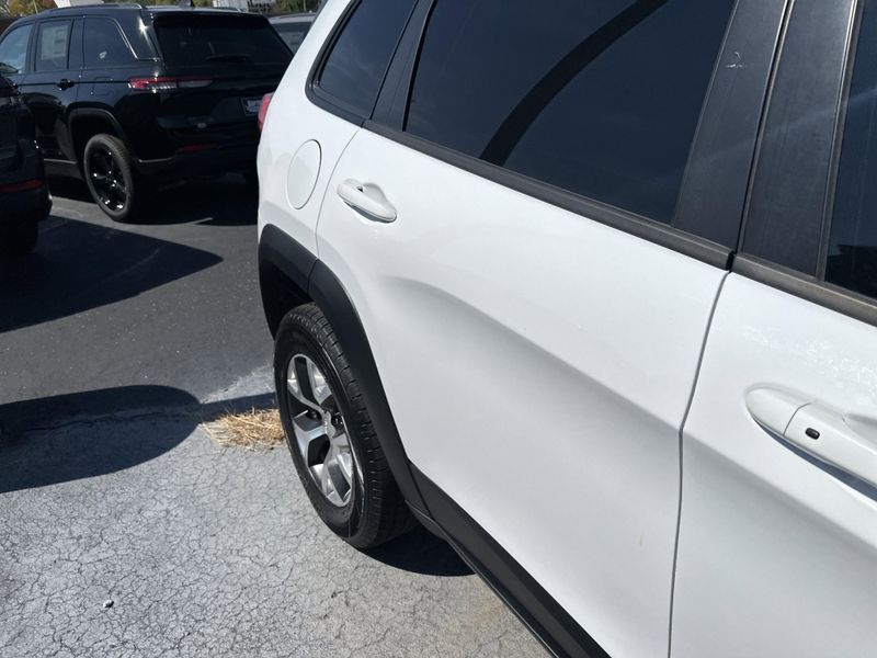 2018 Jeep Cherokee Trailhawk photo 4