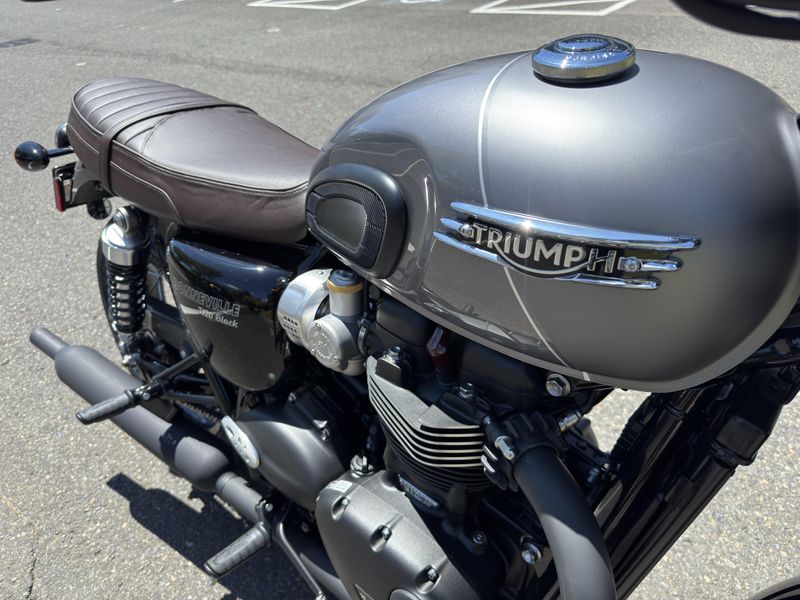 2025 Triumph Bonneville T120 BLACK - GRAPHITE - MATTE GRAPHITE - SALE PENDING 